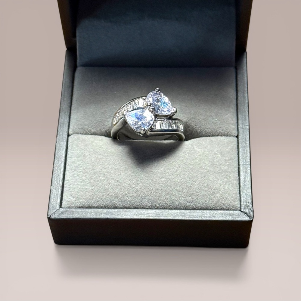 💍 Toi et Moi Cubic Zirconia Ring • Pear Two Stone • Size 8 • Silver Plated NWOT